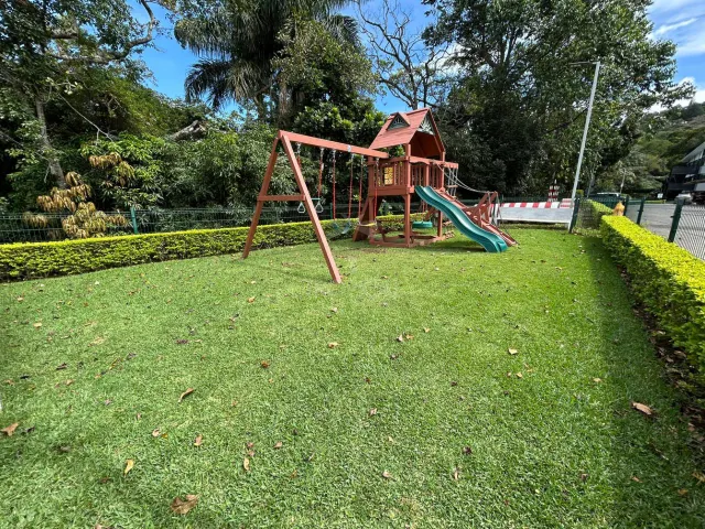 Townhouse Contemporáneo en Alquiler – Piedades de Santa Ana