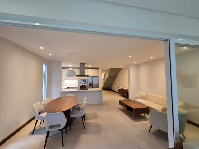 Casa en Alquiler en Elements Lindora – Moderna, Amueblada y Espaciosa