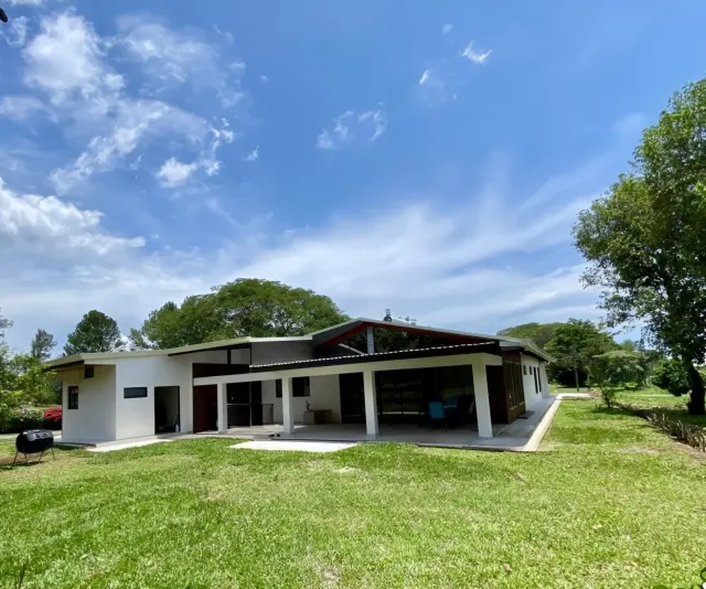 Residencia Única en Venta en Ciudad Hacienda Los Reyes: