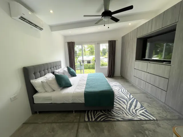Casa de Playa Moderna en Venta Cerca de Playa Palma, Parrita