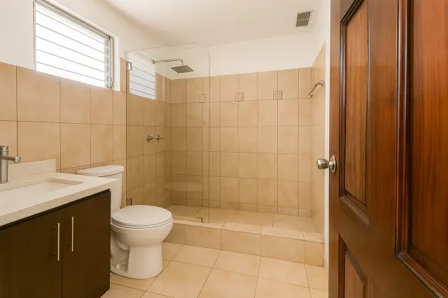 Casa Independiente en Venta en Rohrmoser con 4 Habitaciones