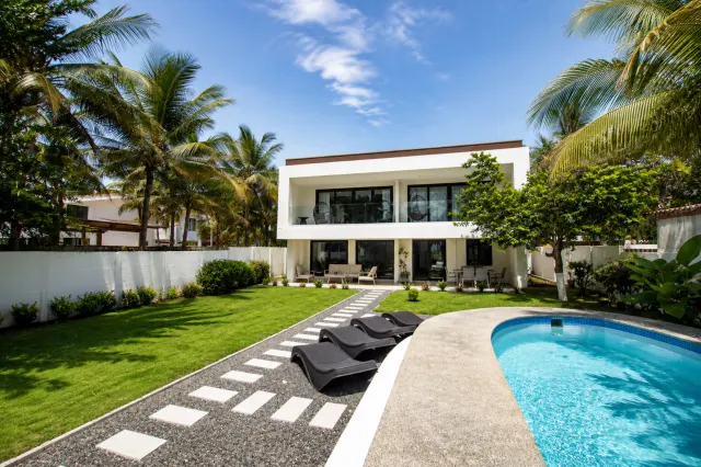 Una Villa Frente al Mar Donde el Lujo se Vive con Naturalidad