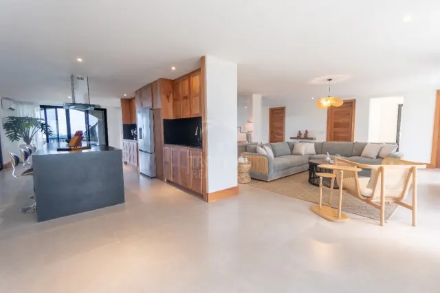 Casa de Lujo con Piscina Infinita y Vistas 360° en la