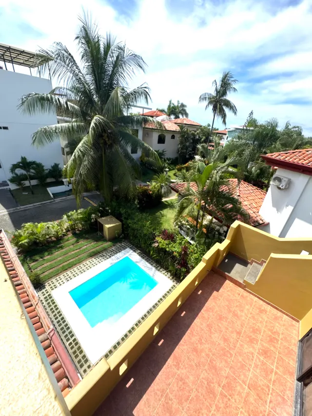 Villa de Lujo Frente al Mar en Playa Hermosa, Jacó – $875,000 USD