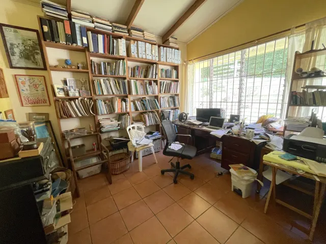 Casa de un Nivel con Vistas y Jardines Santa Ana, Alto Las Palomas