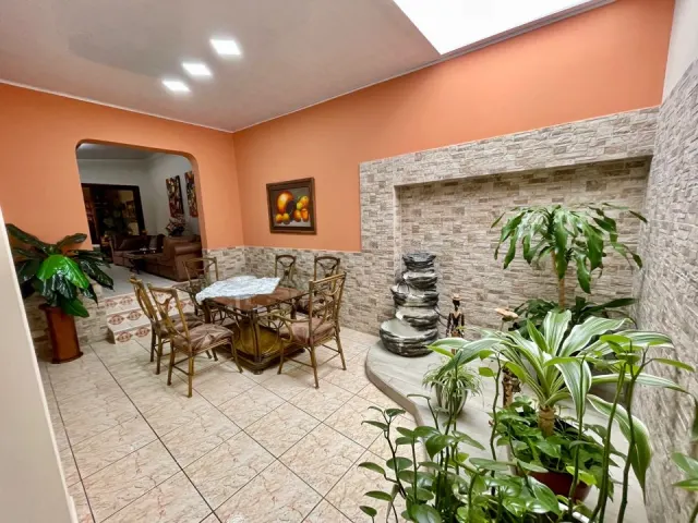 Rohrmoser Roma, Pavas casa en venta con apartamentos