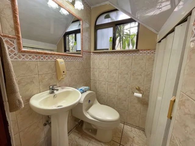 Rohrmoser Roma, Pavas casa en venta con apartamentos