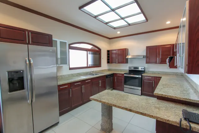 Casa en venta alquiler Bosques de Lindora, Santa Ana