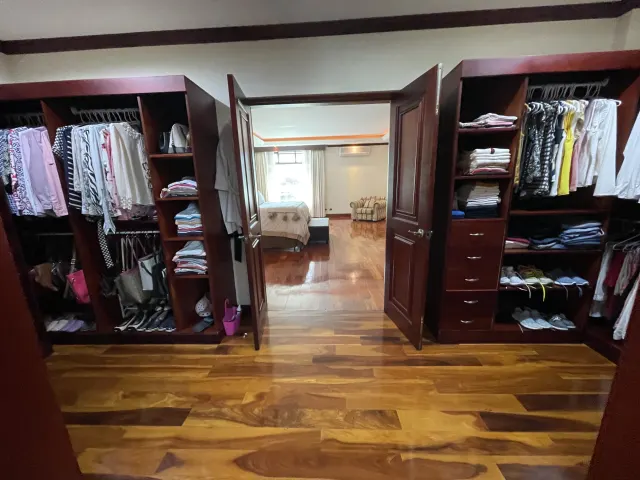 Elegante apartamento en venta Escazu Trejos Montealegre