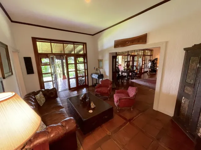 Santa Ana Piedades casa de una planta con 10.763m2