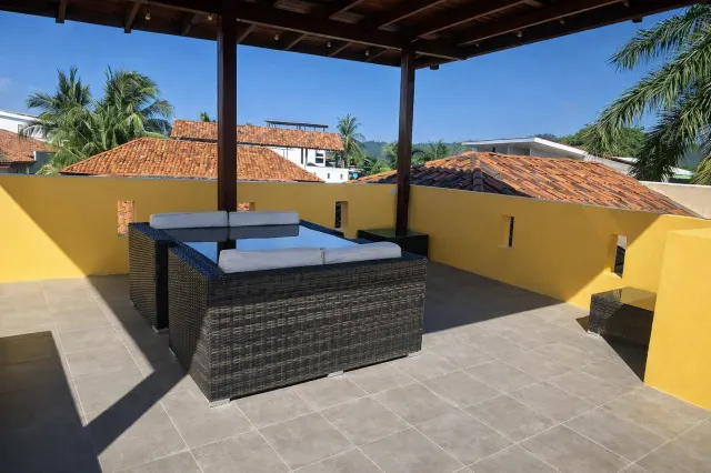 Villa de Lujo Frente al Mar en Playa Hermosa – Puntarenas