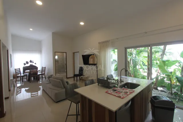 Apartamento Amueblado de 3 Habitaciones en Alquiler, Playa Potrero