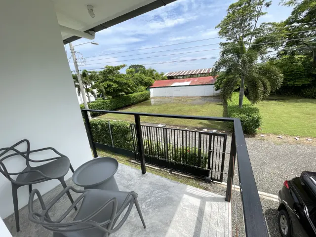 Casa de Playa Moderna en Venta Cerca de Playa Palma, Parrita