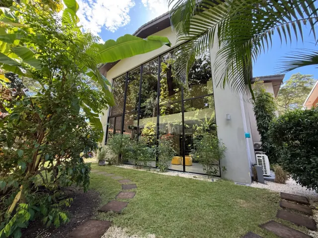 Casa Moderna de Lujo en Venta Cerca de la Playa Vendida