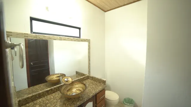 Casa frente a playa en venta con cabaña