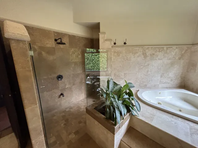 Se vende amplia casa en Condominio Villa Real
