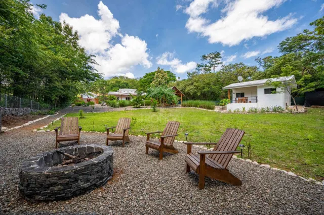 Villas Oasis – Propiedad Multifamiliar con Potencial de Inversión Cerca de Tamarindo