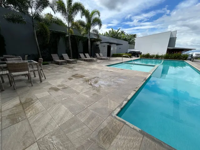 Townhouse Contemporáneo en Alquiler – Piedades de Santa Ana