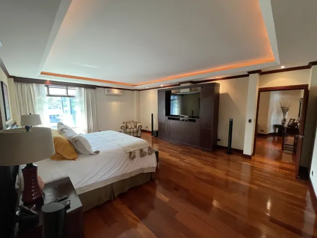 Elegante apartamento en venta Escazu Trejos Montealegre