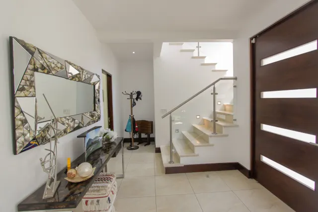 Casa en Venta en Lomas del Valle, Alto de Las Palomas – 3 Habitaciones con Amenidades de Lujo