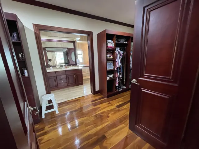 Elegante apartamento en venta Escazu Trejos Montealegre
