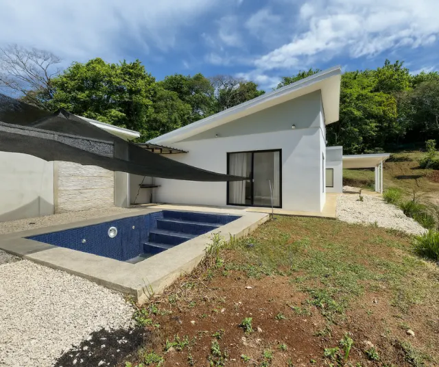 Casa Moderna en Venta Cerca de Playa Conchal, Flamingo y Playa Grande | Santa Cruz, Guanacaste – $235,000