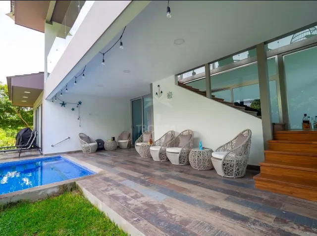 Casa de Lujo de Una Planta en Venta Playa Hermosa, Mistico