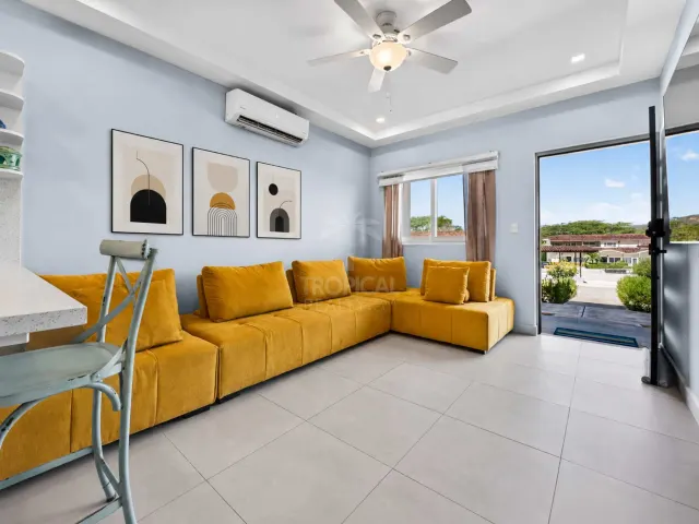 Townhome de Lujo en Venta en Rancho Villa Real | Amueblado, Esquinero y a Minutos de Tamarindo