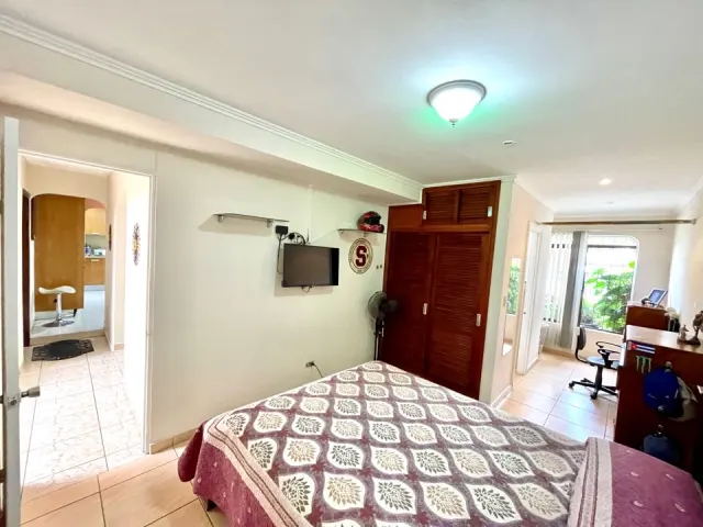 Rohrmoser Roma, Pavas casa en venta con apartamentos