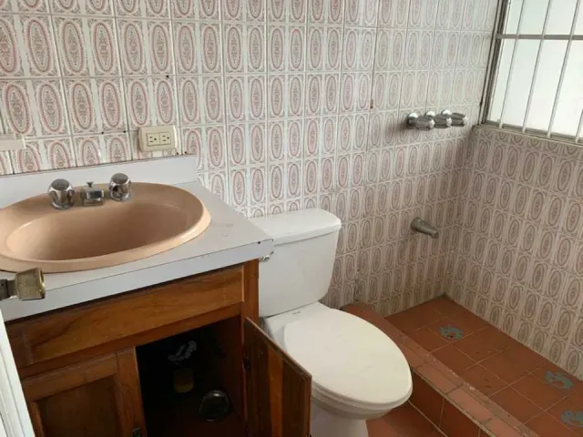 Casa en venta Sabana sur, ideal para oficinas o apartamentos