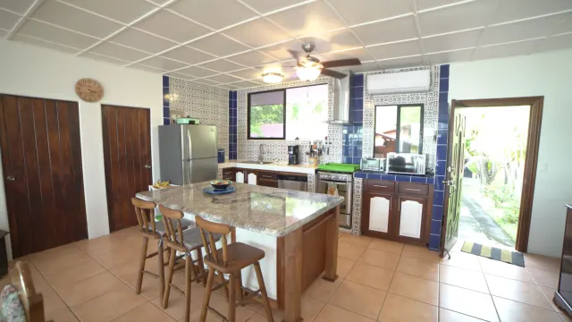 Casa frente a playa en venta con cabaña