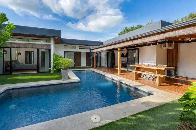 Casa Moderna en Venta en Tamarindo con Piscina, Casita Independiente