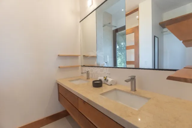 Casa de Lujo con Piscina Infinita y Vistas 360° en la