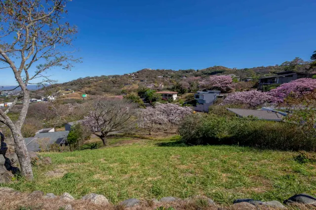 Lote en Venta en Valle Escondido, Santa Ana – 1,071 m² con Vistas a Atardeceres
