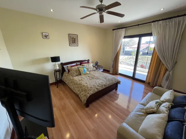 Bosques de Doña Rosa, casas