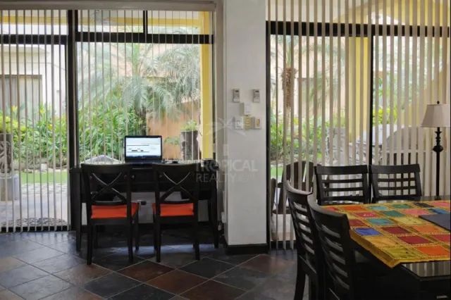 Villa de Lujo Frente al Mar en Playa Hermosa – Puntarenas