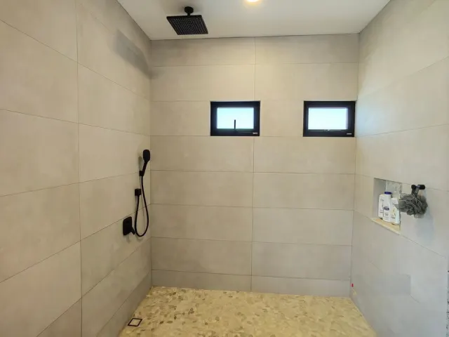 Casa de Playa de Lujo en Venta en Reserva Conchal, Guanacaste – 4 Habitaciones, Piscina, Jacuzzi y Vista al Campo de Golf