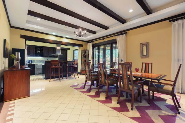 Residencia de Lujo en Hacienda Pinilla con Arquitectura Colonial Española y Estilo de Vida Resort