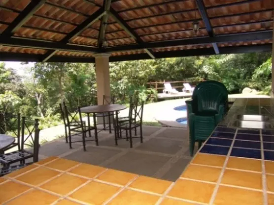 Casa moderna en condominio Ciudad Colon con vistas