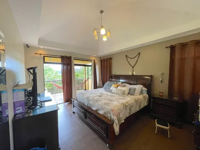 Preciosa casa en condominio Santo Domingo.