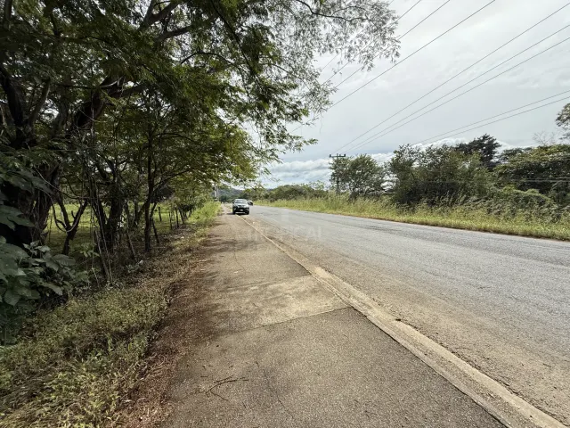 Lote en Villa Real cerca de Tamarindo plano