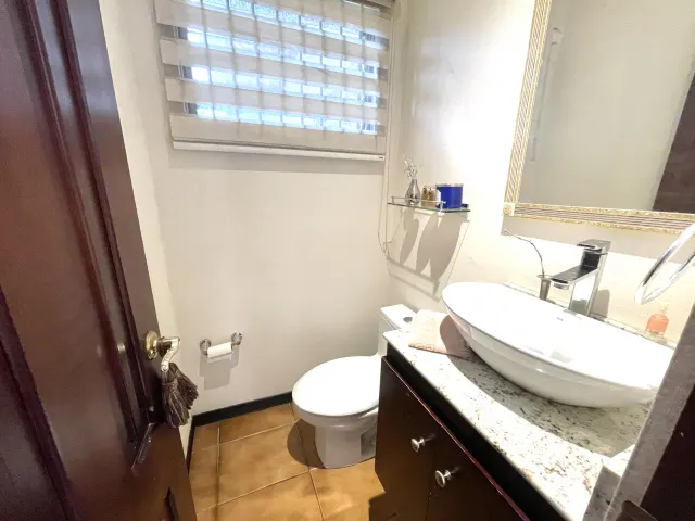 Casa con vistas y piscina privada en venta Escazu