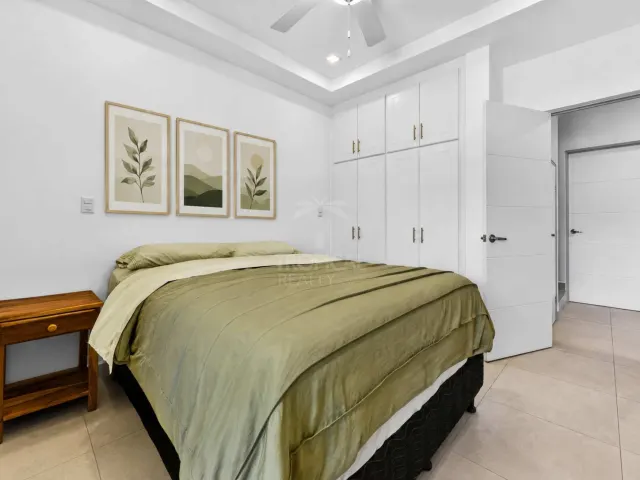 Townhome de Lujo en Venta en Rancho Villa Real | Amueblado, Esquinero y a Minutos de Tamarindo