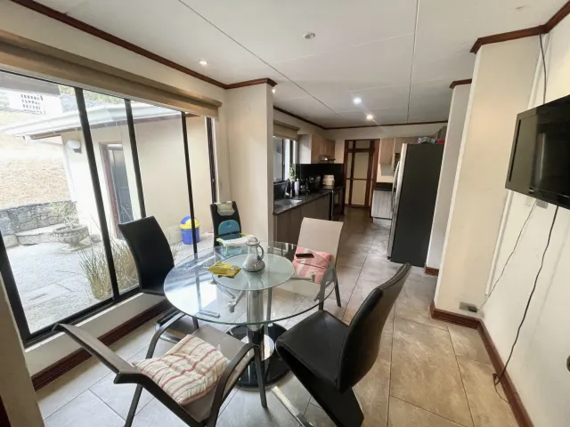 Casa con vistas y piscina privada en venta Escazu