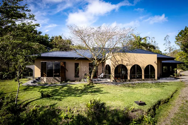 Exclusiva Finca con Vista al Lago y Volcán Arenal – BAJO CONTRATO