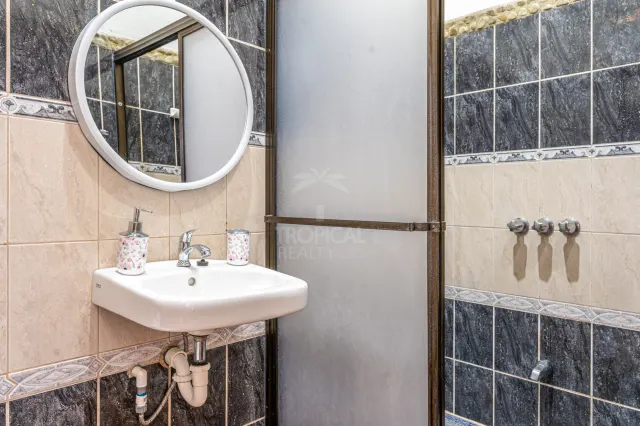 Hotel Boutique con Vista al Océano en Dominical – 13 Unidades en 1 Hectárea