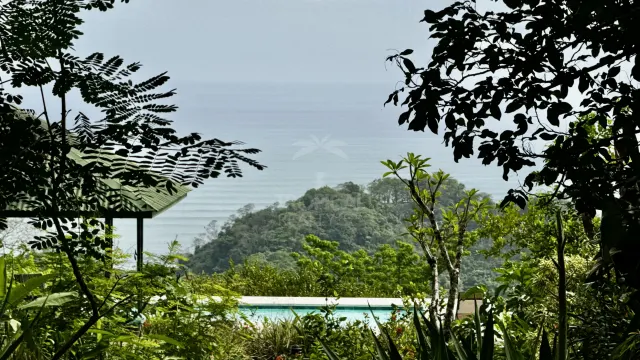 Casa Independiente de 3 Habitaciones con Piscina, Vista al Mar Santa Teresa