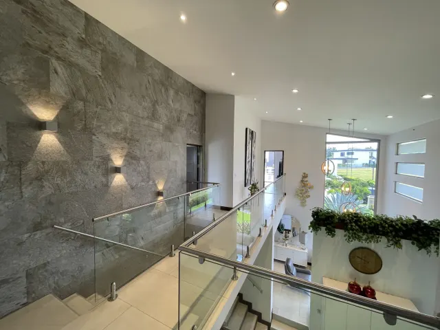 Hermosa Casa en Venta en Condominio - Hacienda Los Reyes