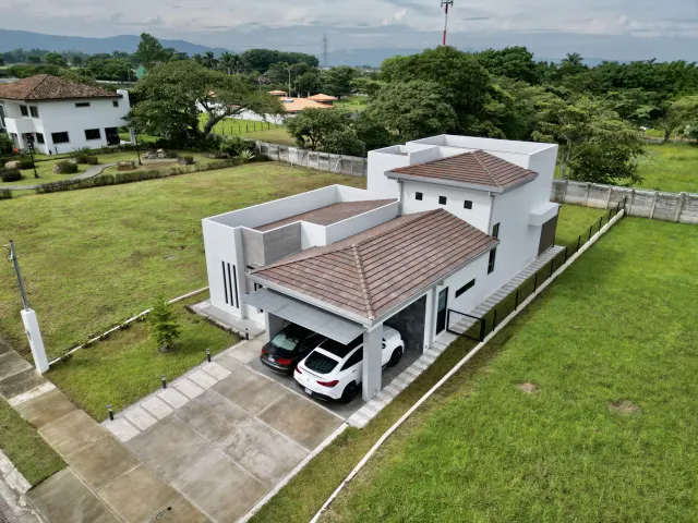 Hermosa casa moderna en Condominio, La Guácima, Alajuela