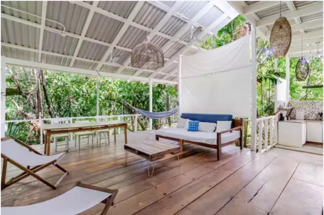 Villa de Lujo con Vista al Océano en Santa Teresa – Privacidad, Naturaleza y Potencial de Inversión